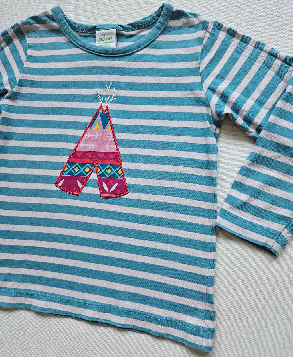 ALANA Langarmshirt mit bunter Tipi-Applikation 🎪 | Gr. 98