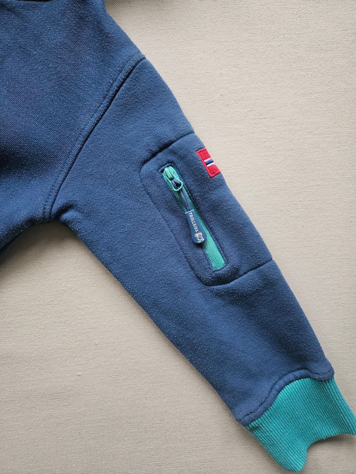 Trollkids Sweatjacke mit Kapuze & Kontrastdetails 🏔️ | Gr. 104