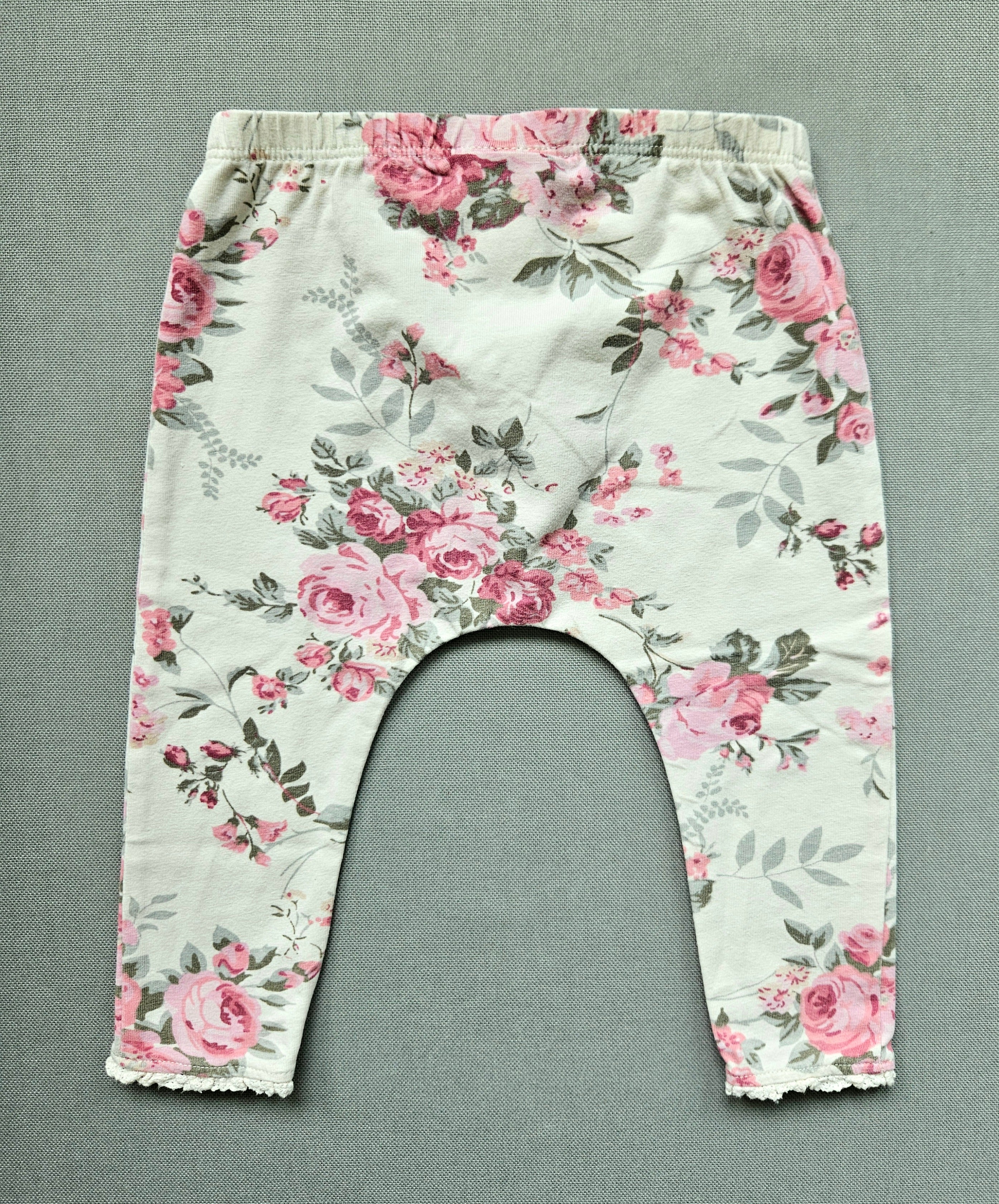 Next Outfit-Set mit Musselin-Oberteil & floraler Leggings 🌸 | Gr. 74