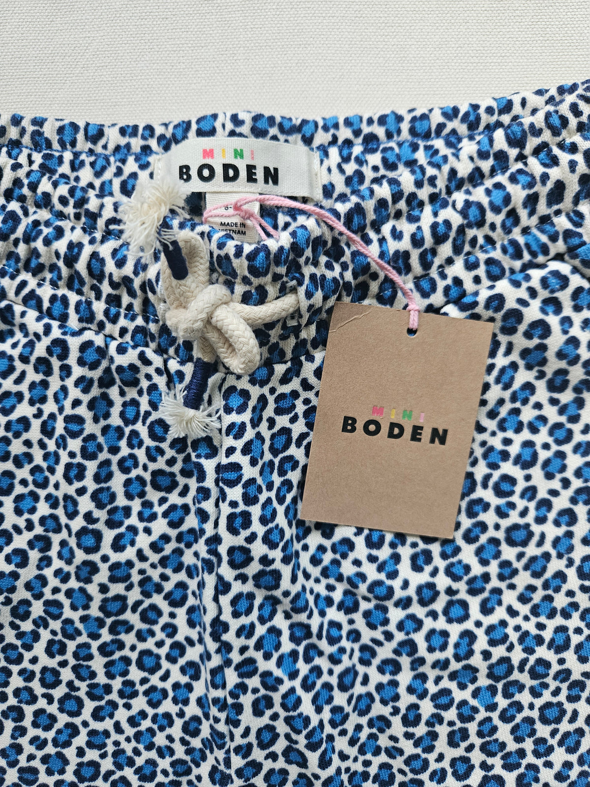 Mini Boden Jogginghose mit blauem Leo-Print 🐆 | Gr. 116