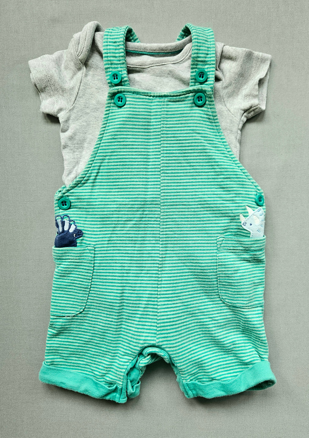 Mothercare Dino-Set Latzshorts & Body 🦖 | Gr. 74