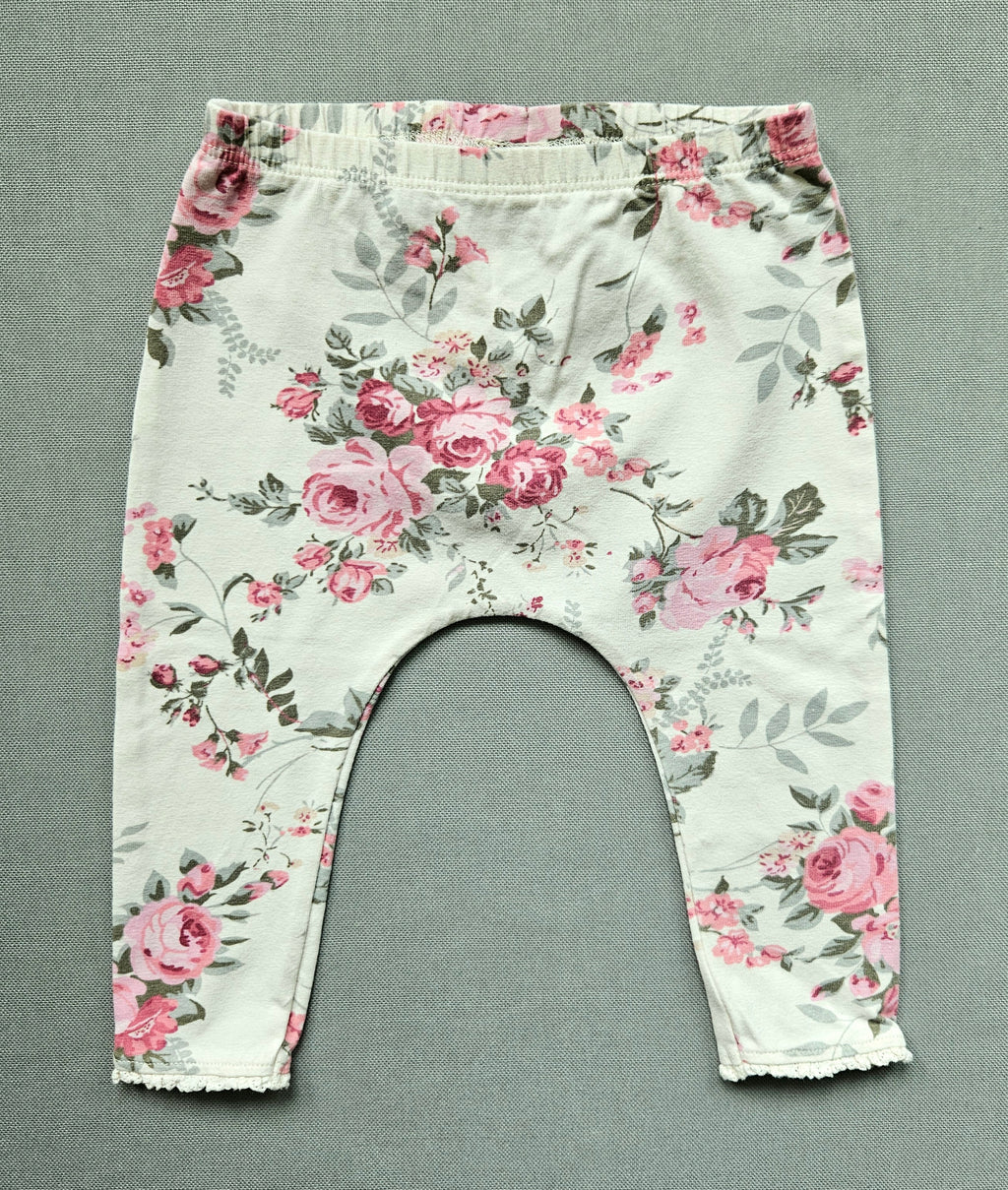 Next Outfit-Set mit Musselin-Oberteil & floraler Leggings 🌸 | Gr. 74