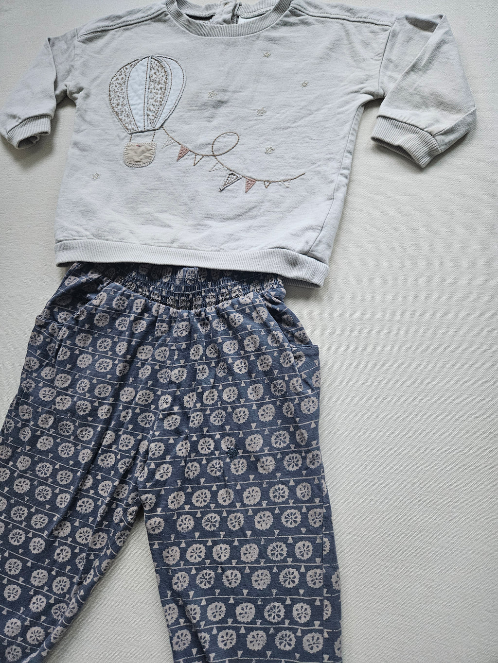 NEXT 2-teiliges Outfit mit Heißluftballon & Musterhose 🎈 | Gr. 80/86
