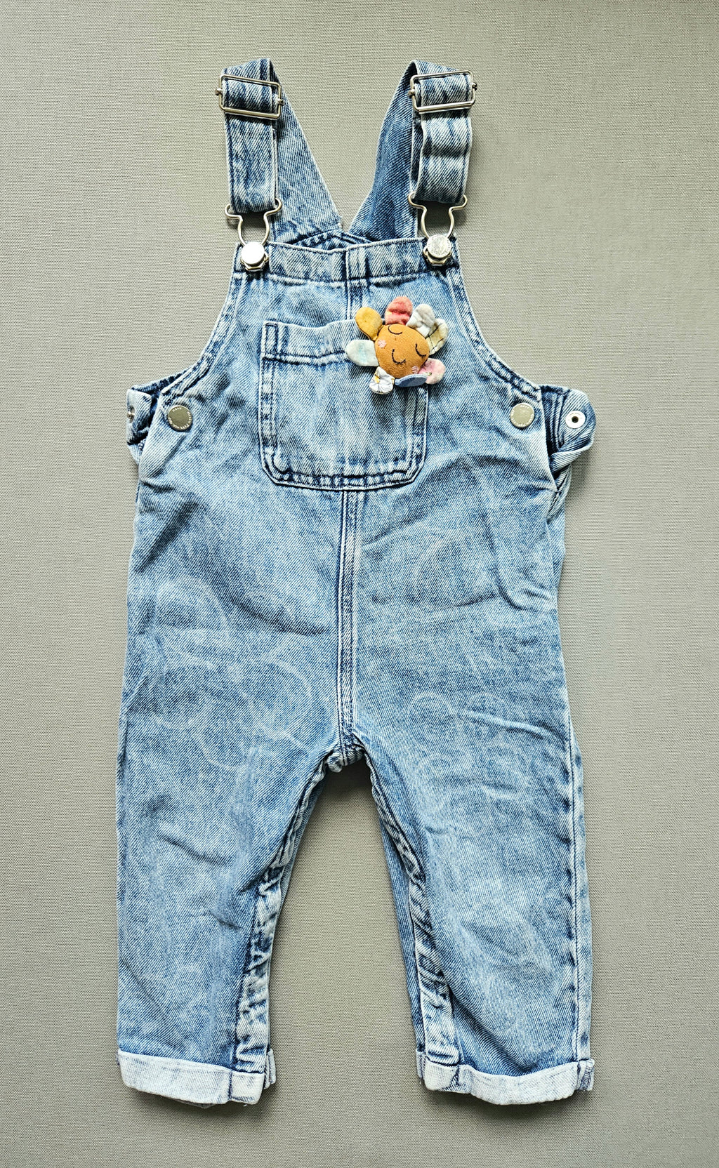 Outfit Jeans-Latzhose + T-Shirt - Größe 86 - NEXT