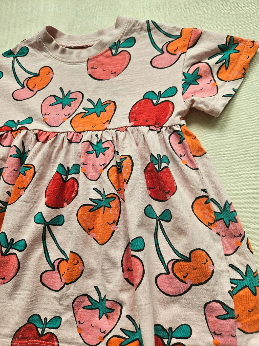 Next Kleid mit fröhlichem Obst-Print 🍒 | Gr. 86