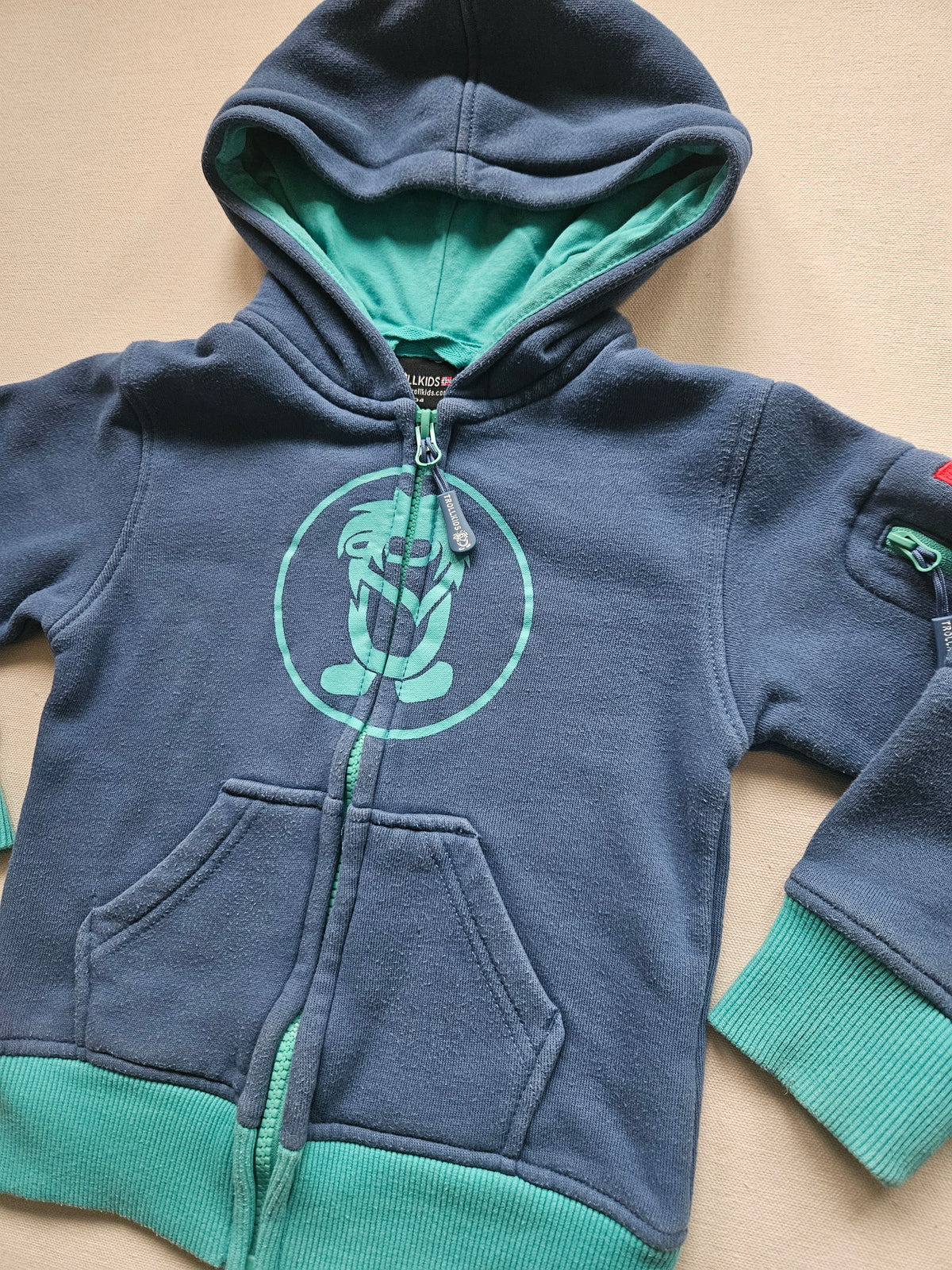 Trollkids Sweatjacke mit Kapuze & Kontrastdetails 🏔️ | Gr. 104
