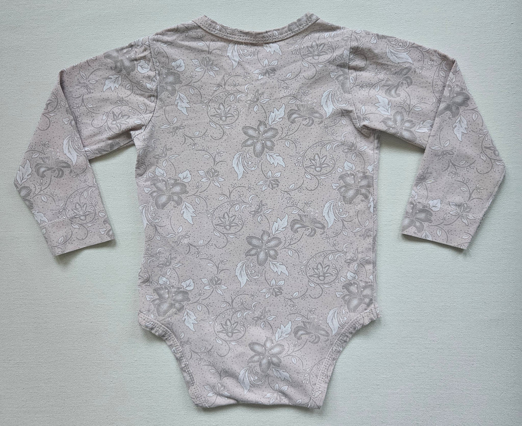 En Fant Langarmbody floral 🌸 | Gr. 80