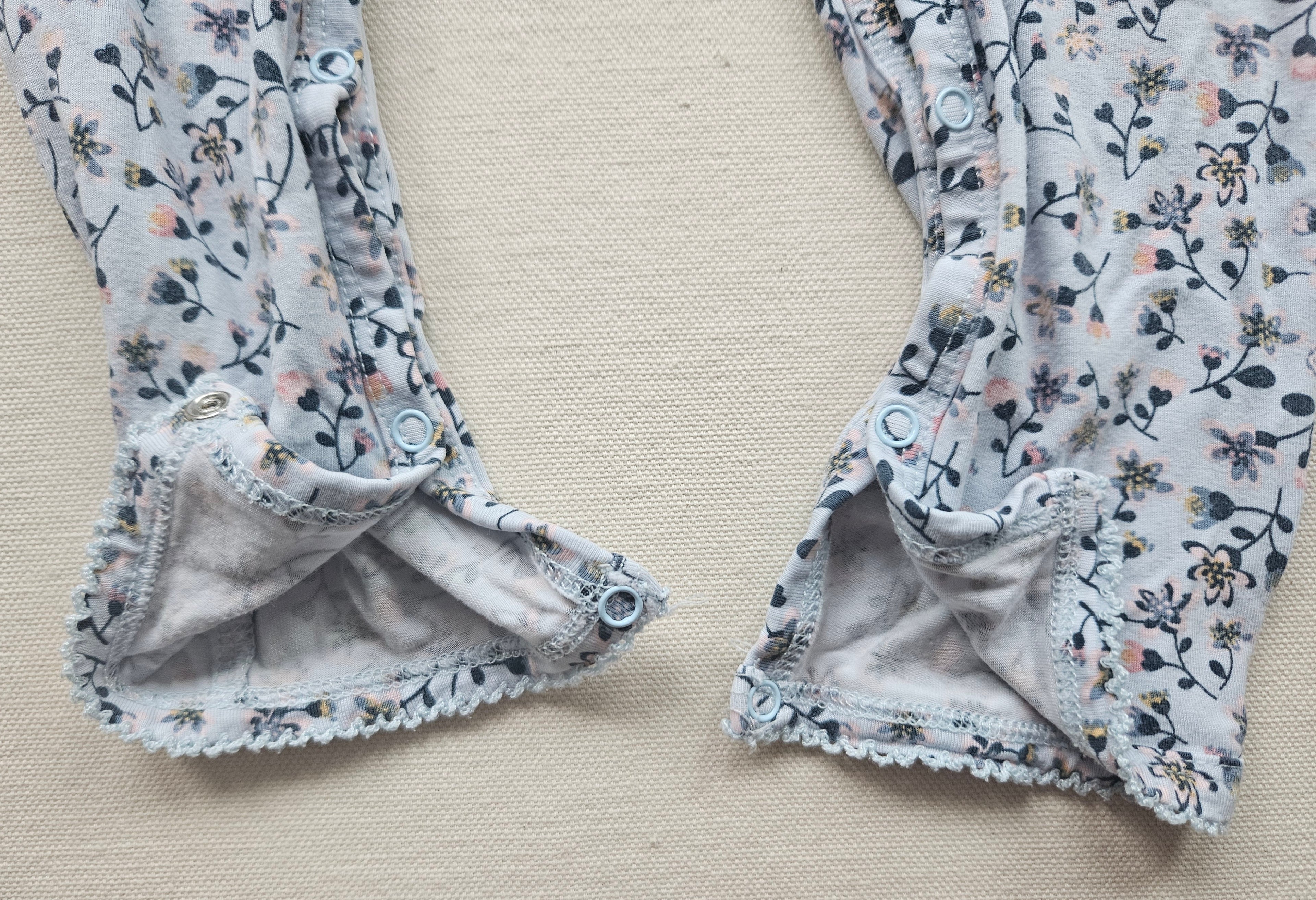 Minymo Overall mit Blumenmuster 🌸 | Gr. 74