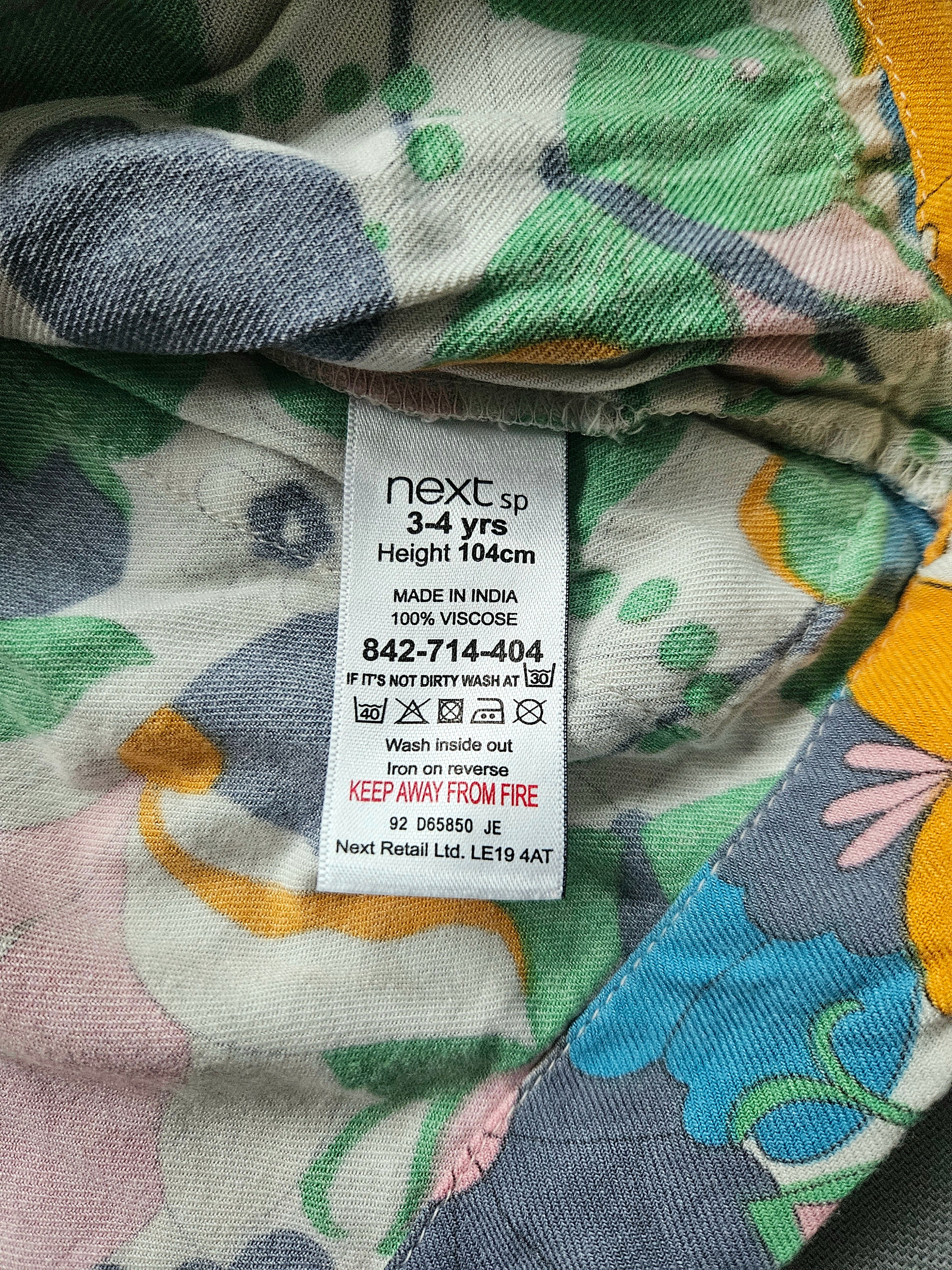 Sommerkleid mit Blumen & Häschen – Größe 104 – NEXT