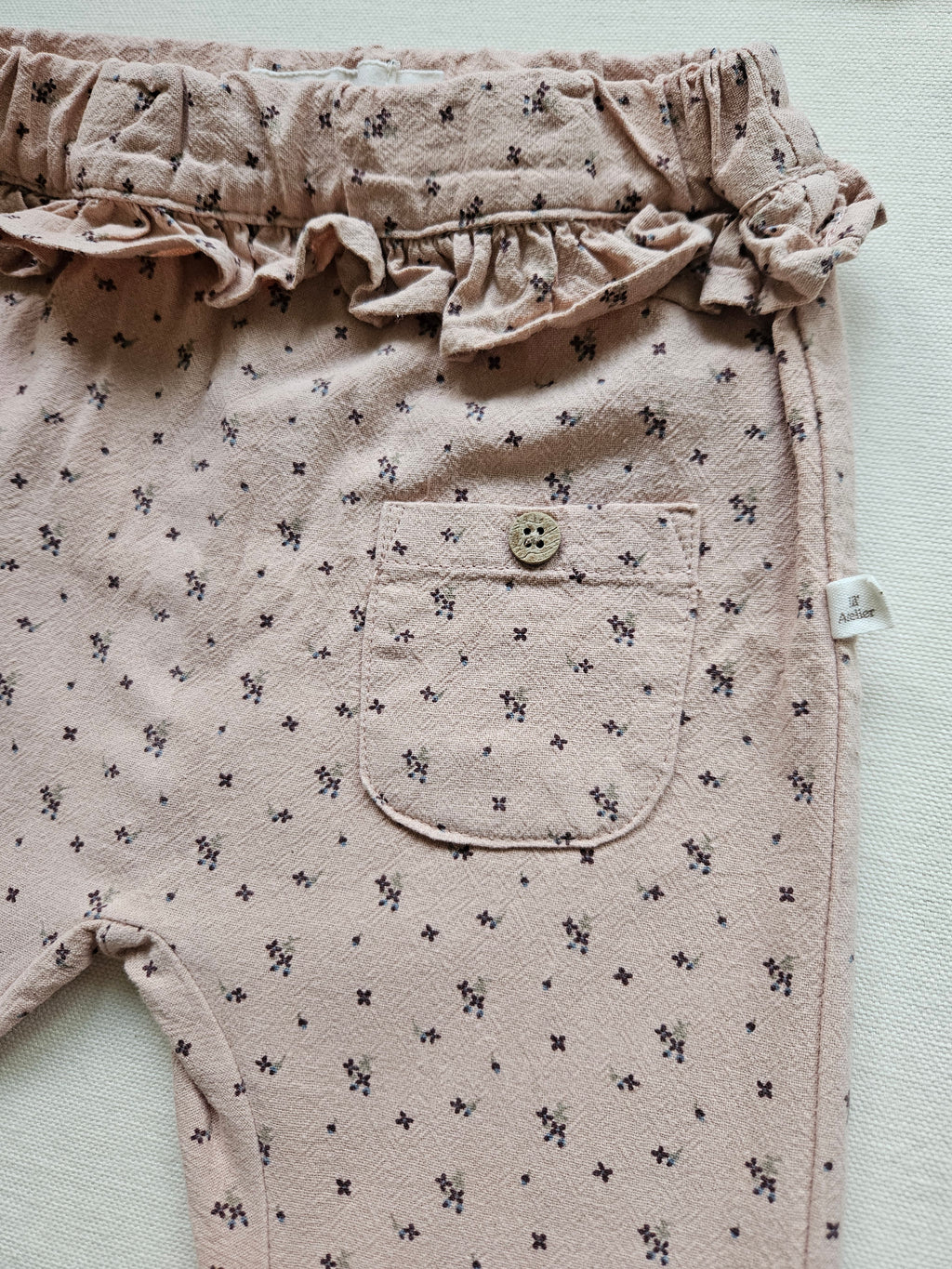 Lil’Atelier 2-teiliges Set mit Strickjacke & Blumenhose | Gr. 74