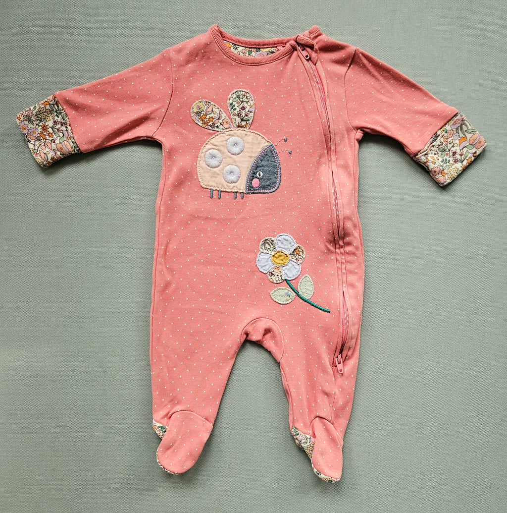Next Baby Strampler mit liebevollen Stickereien 🐞 | Gr. 56