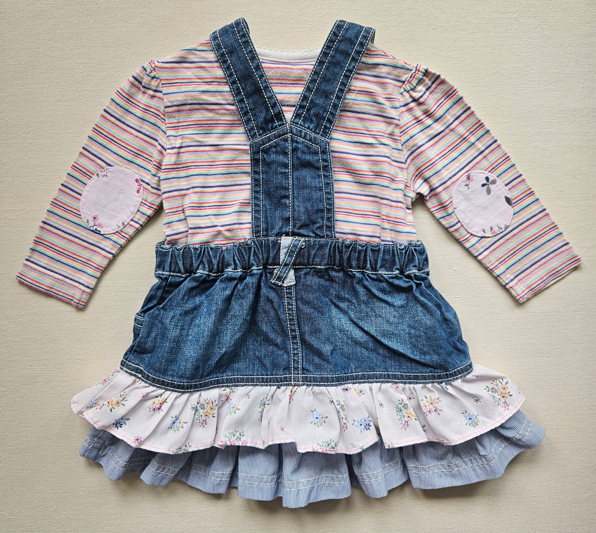 Next Baby 2-teiliges Set aus Jeans-Latzkleid & Langarmshirt | Gr. 68