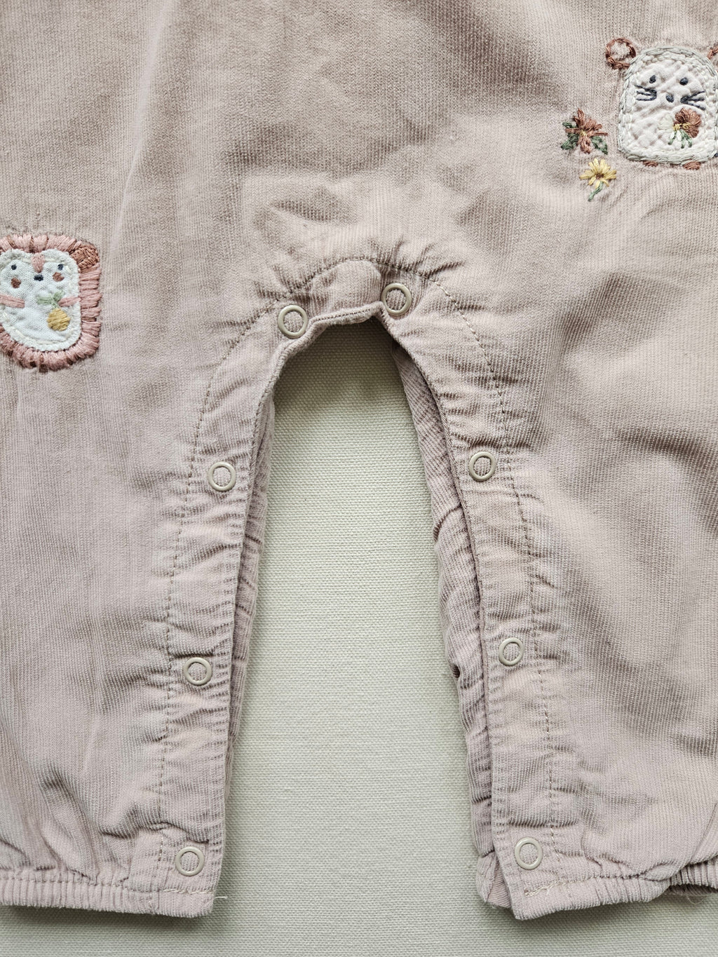 NEXT Outfit mit Latzstrampler & Rüschenshirt 🦔🐀 | Gr. 80