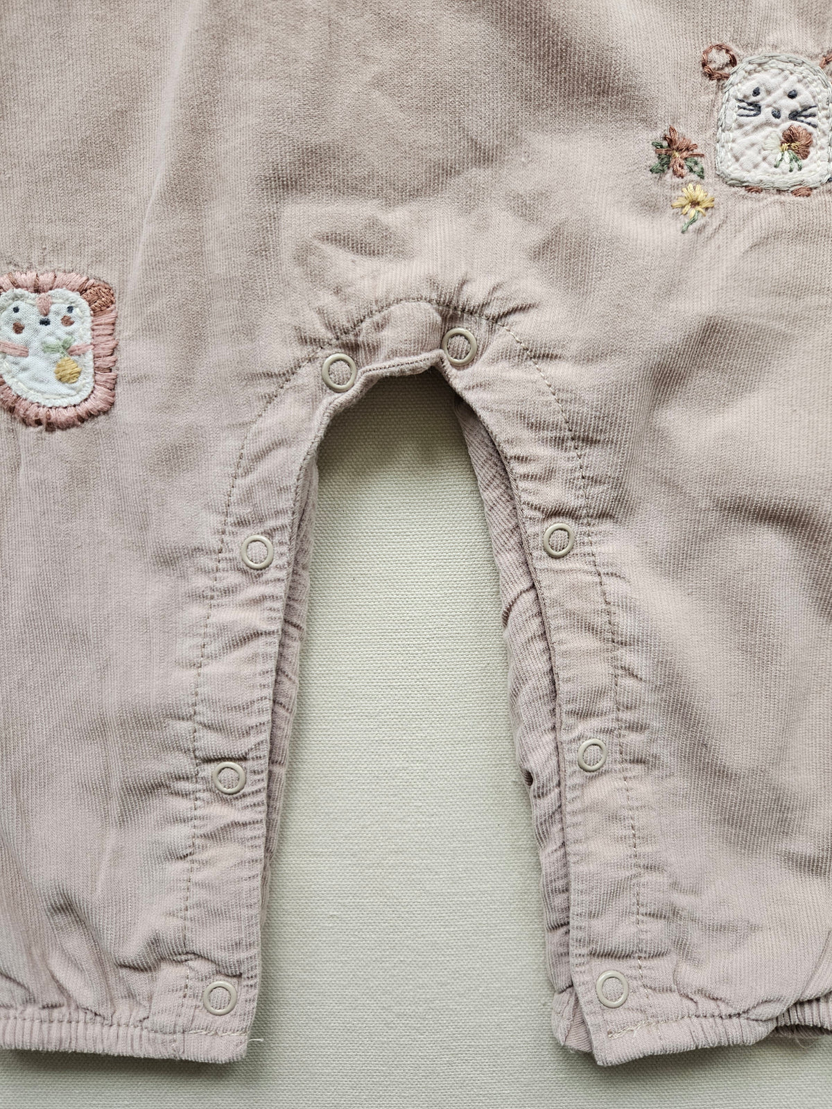 NEXT Outfit mit Latzstrampler & Rüschenshirt 🦔🐀 | Gr. 80