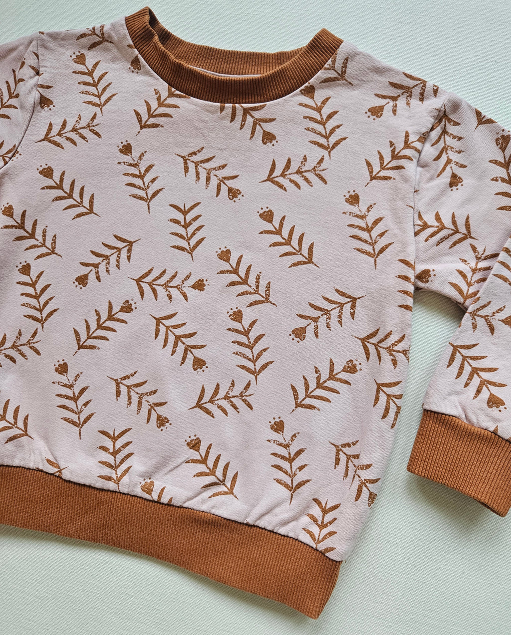 ALANA Bio-Sweatshirt mit Blättermuster | Gr. 104
