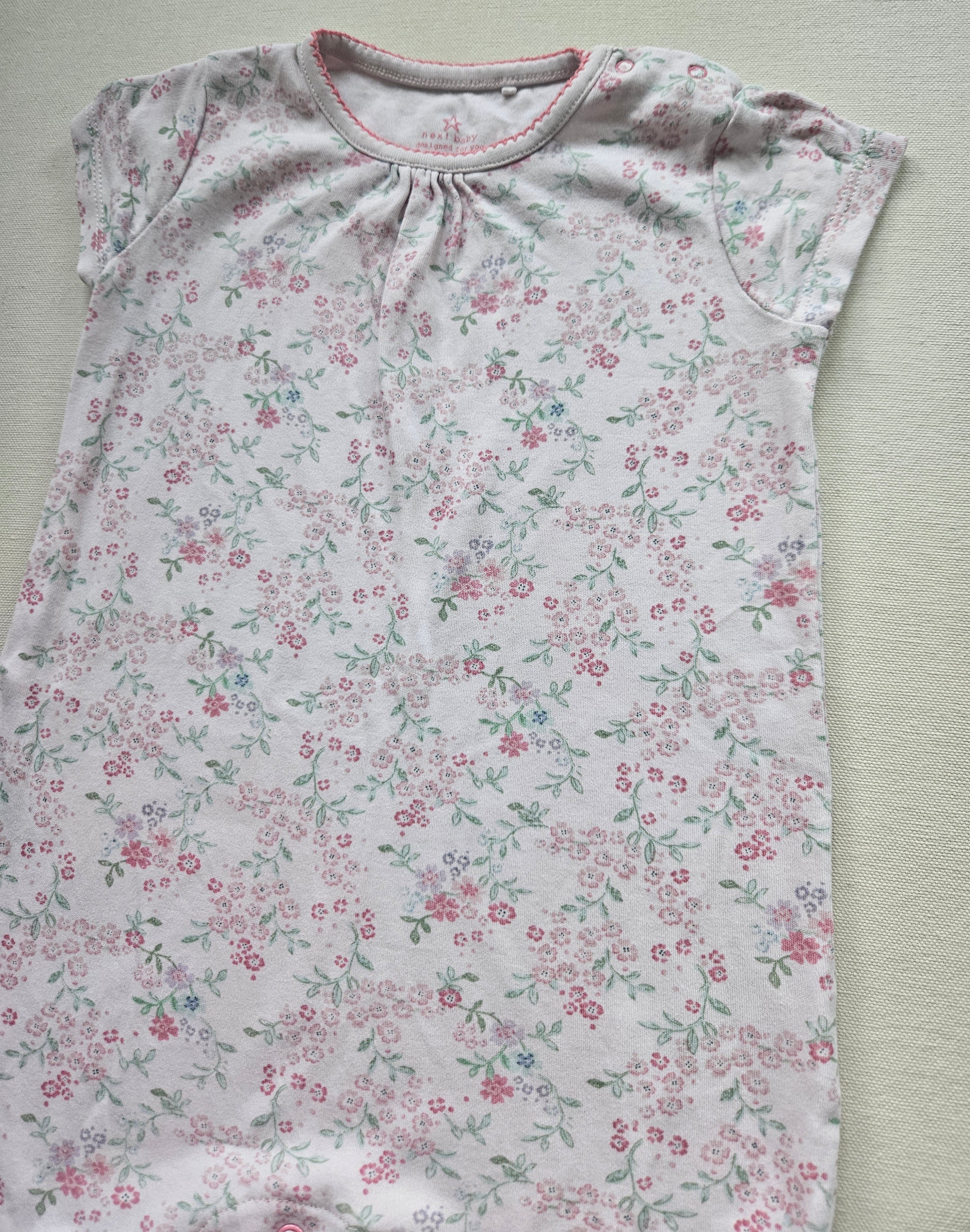 Next Romper mit zartem Blumenprint 🌸 | Gr. 86
