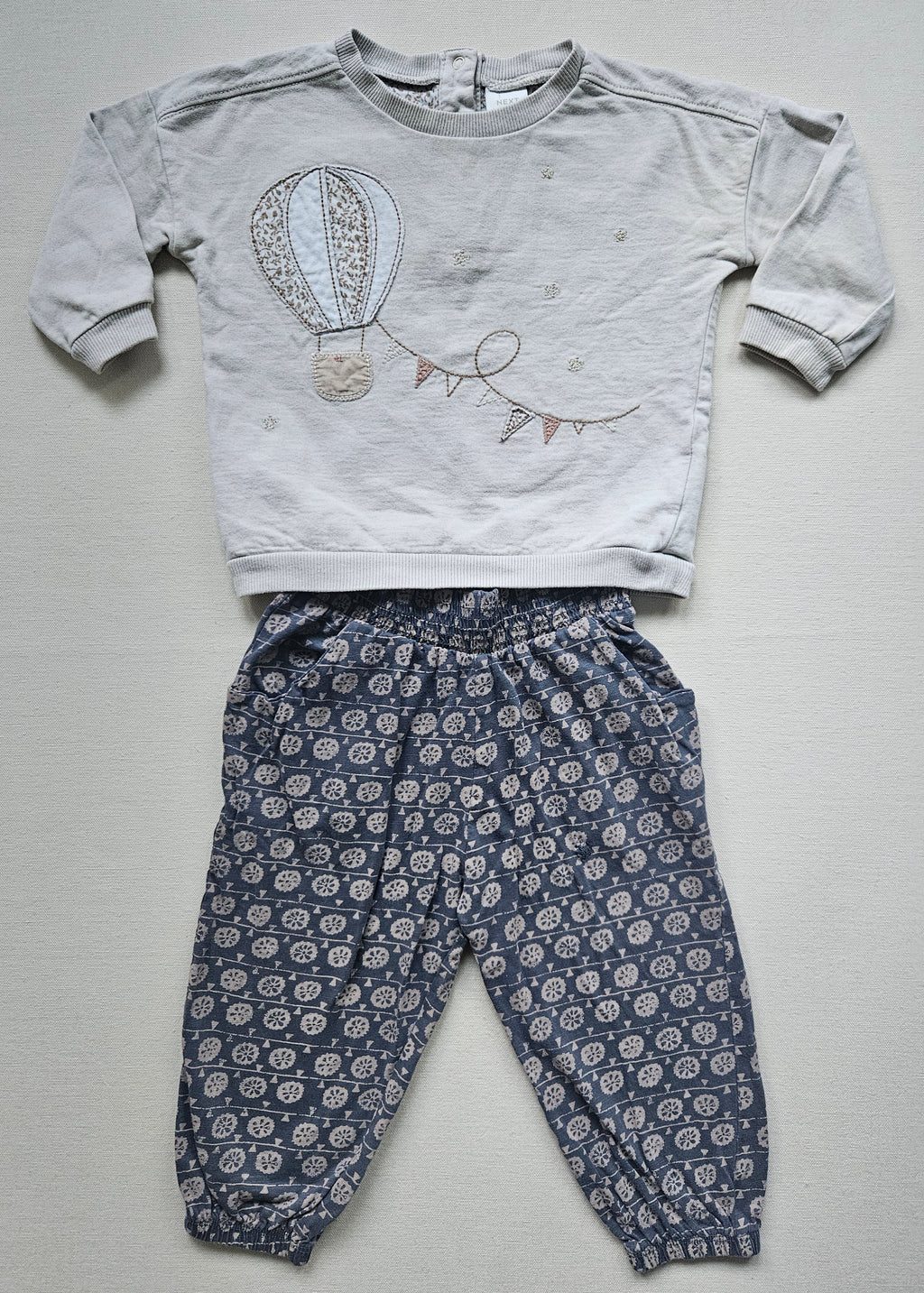 NEXT 2-teiliges Outfit mit Heißluftballon & Musterhose 🎈 | Gr. 80/86