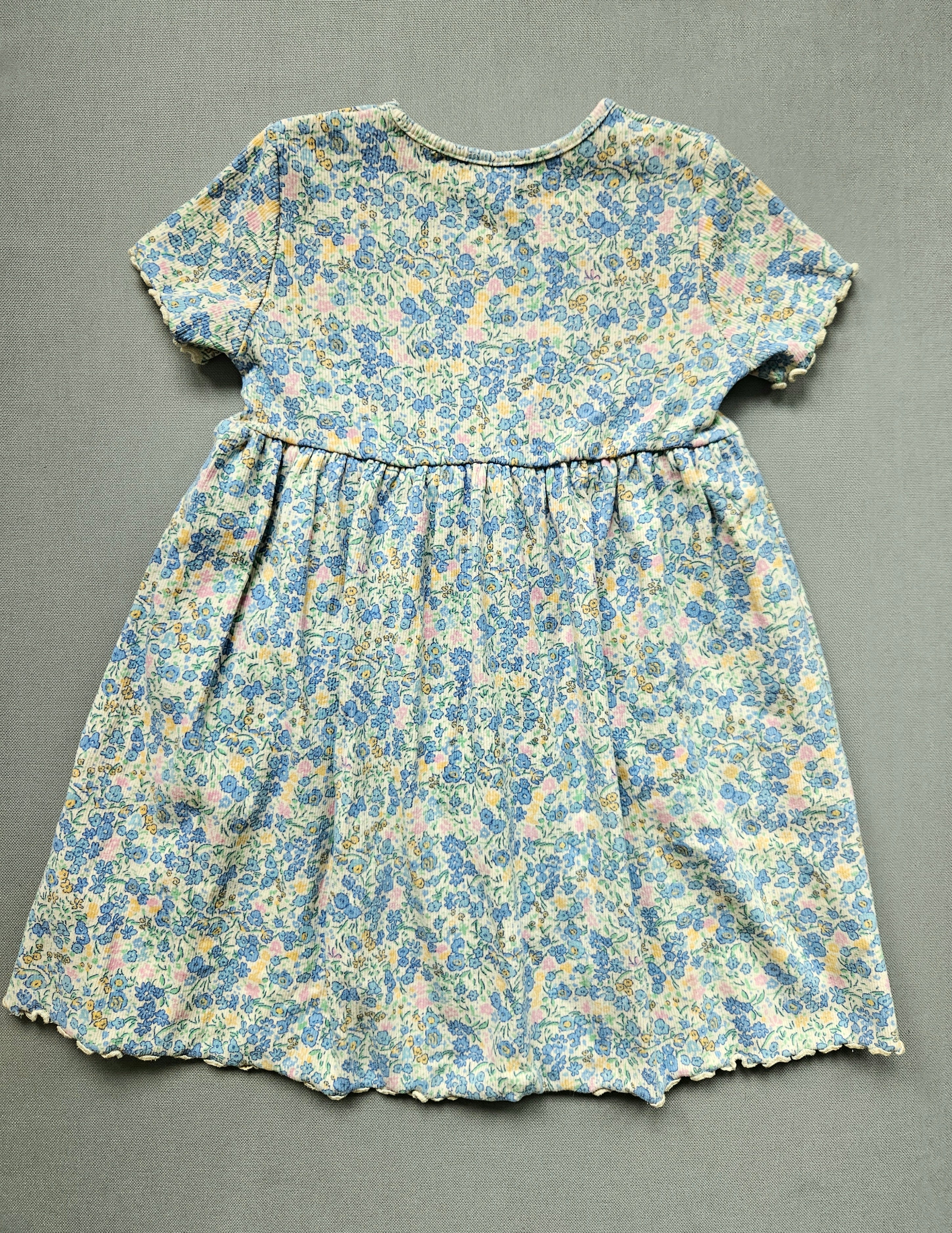 Sommerkleid mit Blumenmuster – Größe 104 – Next