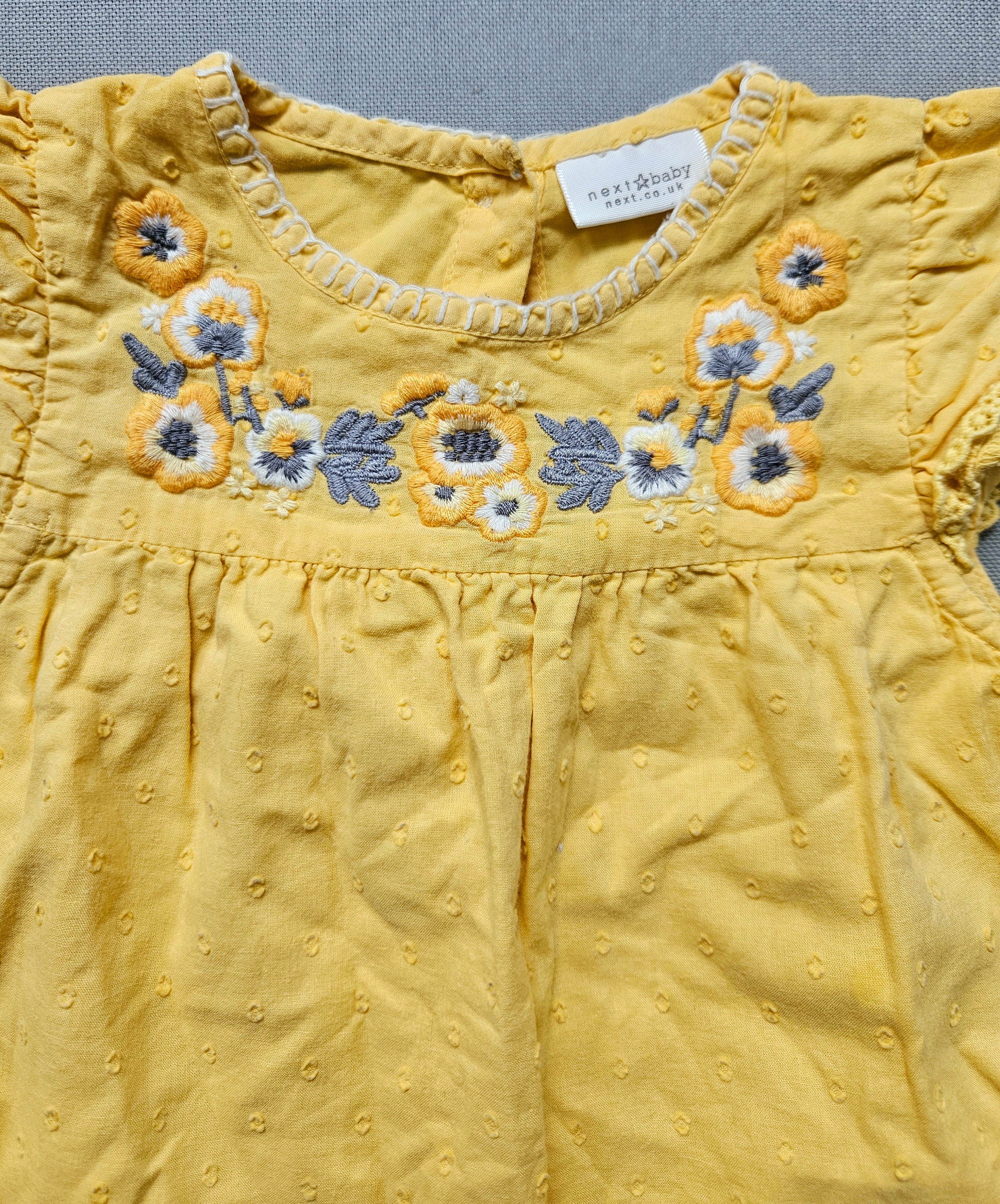 Next Sommer-Spieler mit Blumenstickerei 🌼 | Gr. 74