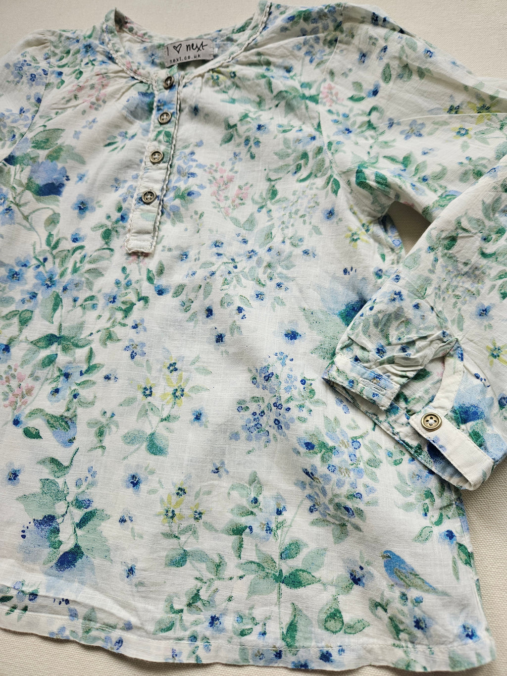 Next Outfit mit Trägerkleid & Blumenbluse | Gr. 104