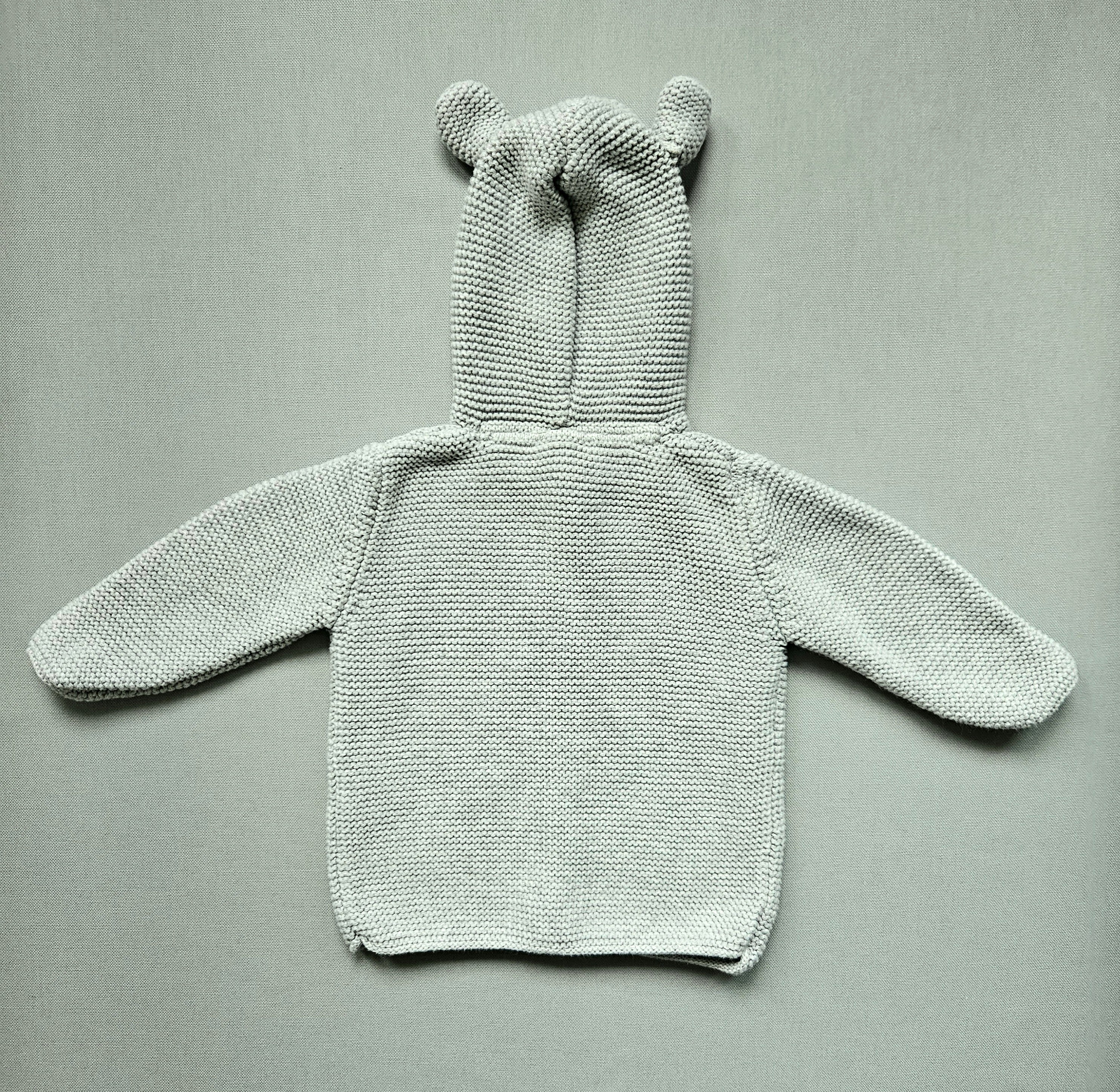 Next Strickjacke mit Öhrchen-Kapuze | Gr. 74
