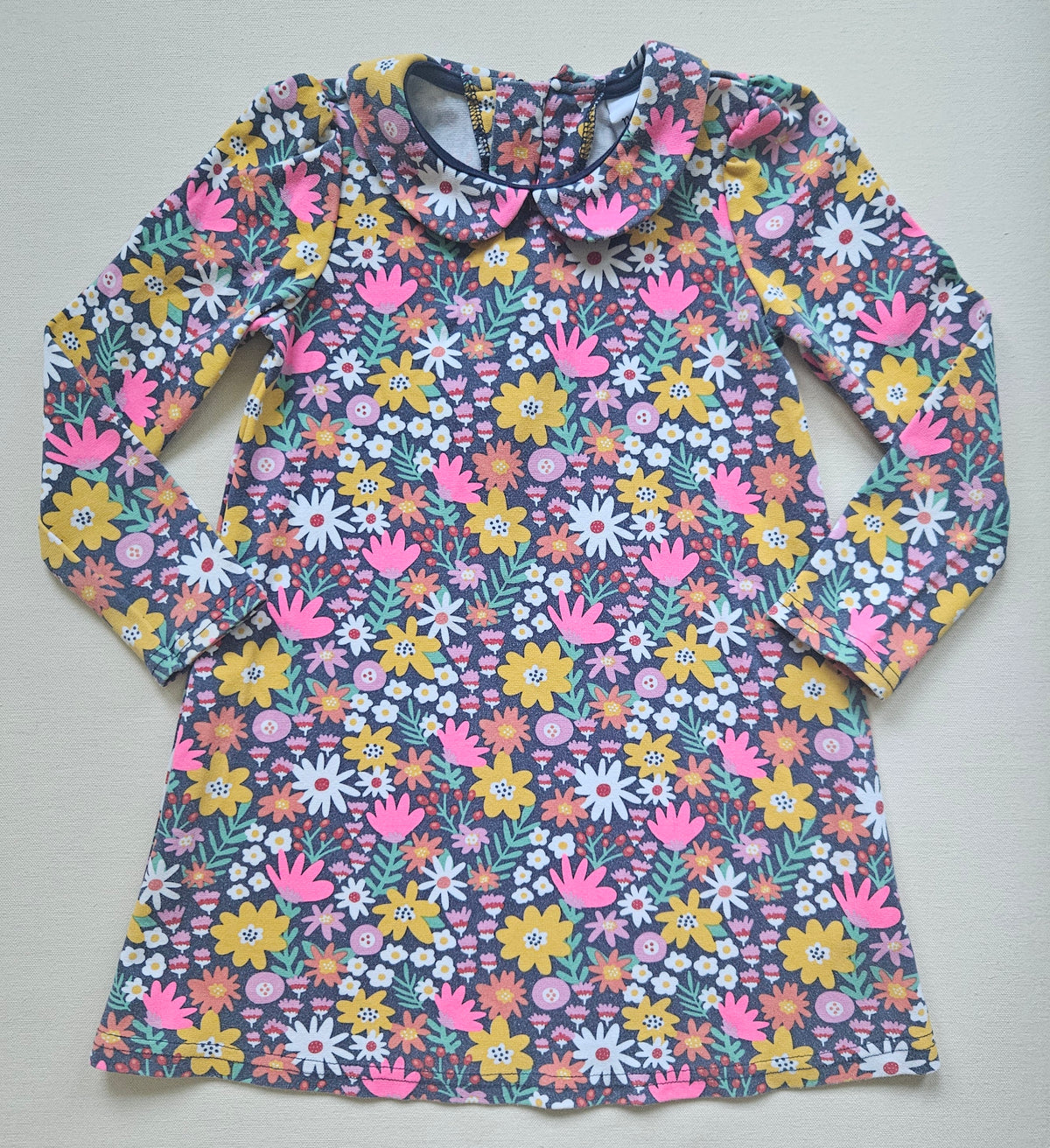 Nula Bug Blumenkleid mit Bubikragen 🌸 | Gr. 110
