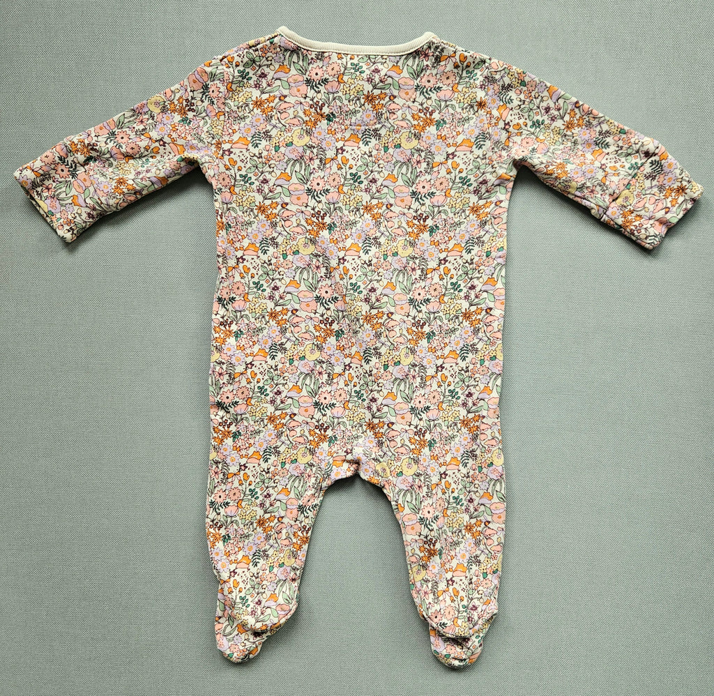 Next Baby Strampler mit Blumenprint & Schmetterlingsstickerei | Gr. 56