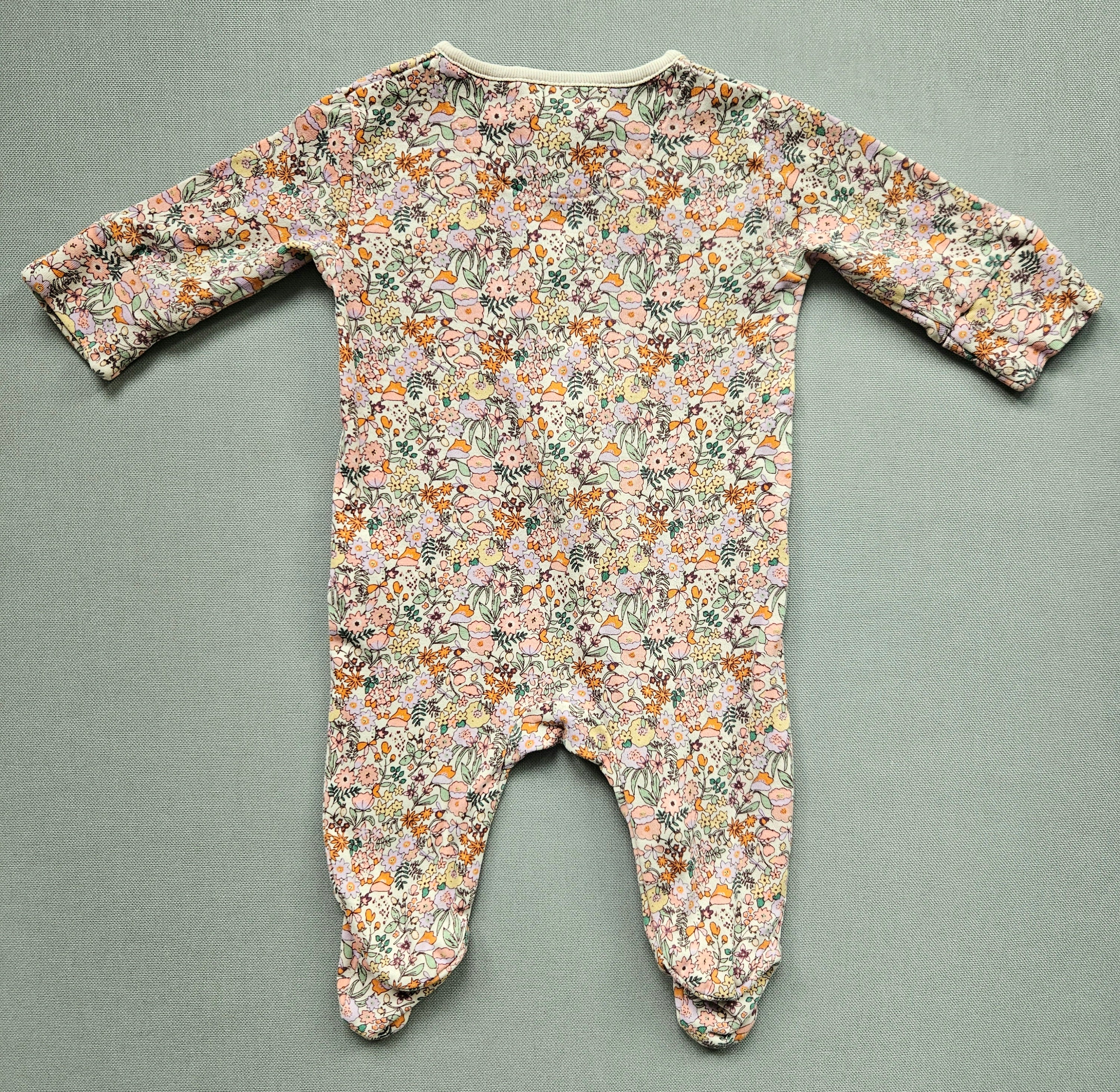 Next Baby Strampler mit Blumenprint & Schmetterlingsstickerei | Gr. 56