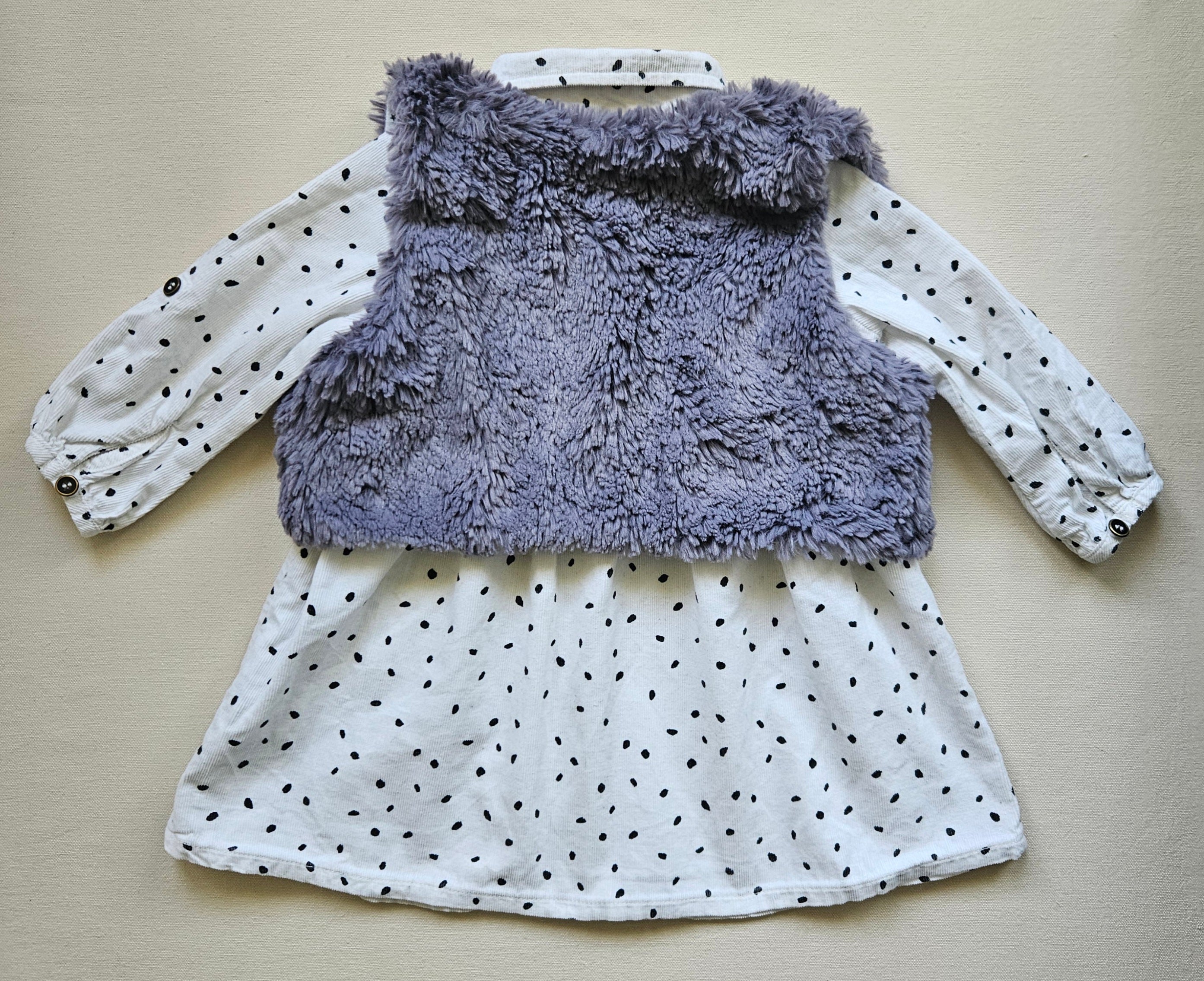 Next 2-teiliges Outfit Kleid & Kunstfellweste | Gr. 86/92