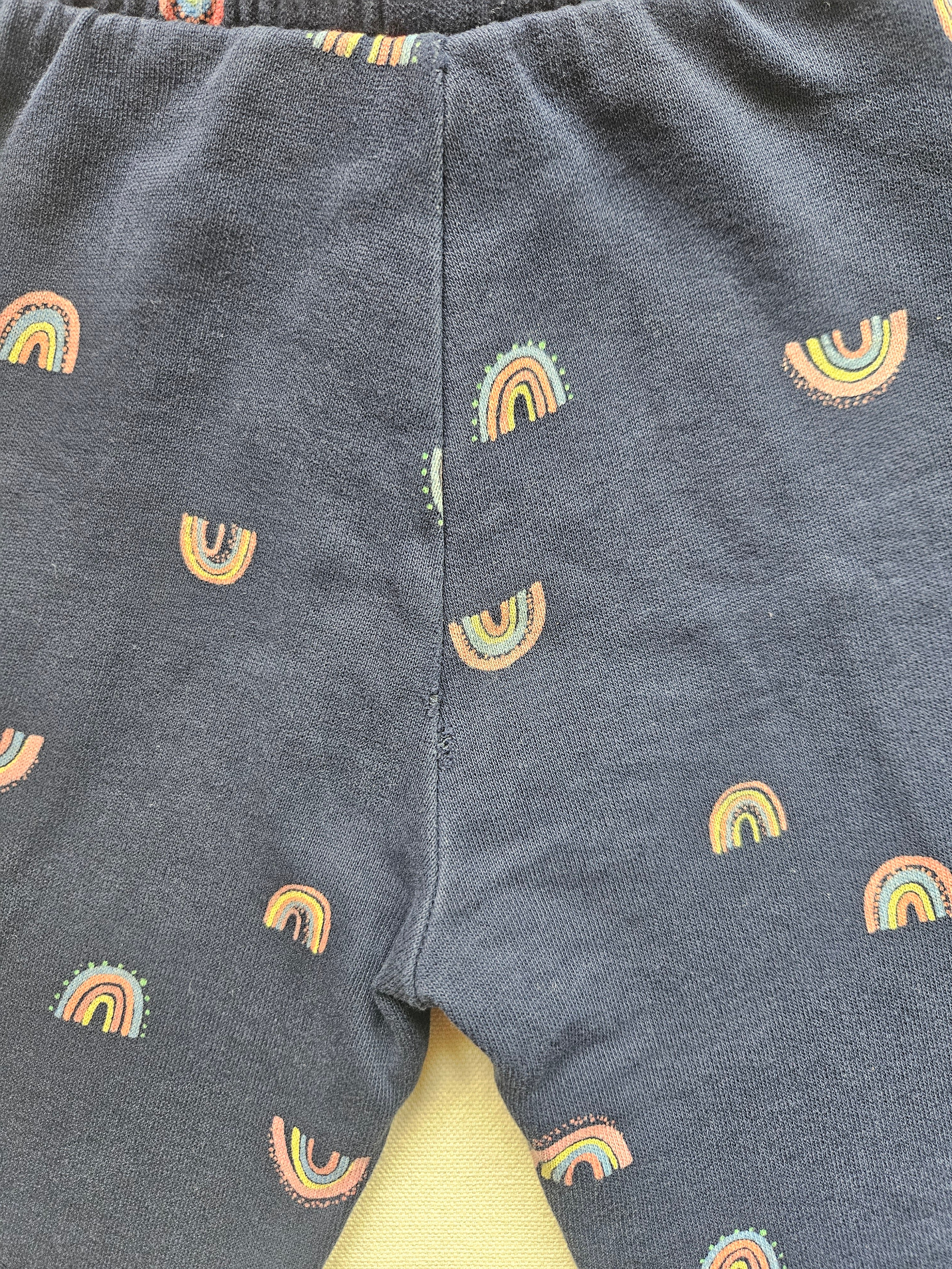 Next 2-teiliges Outfit mit Regenbogenhose 🌈 | Gr. 110