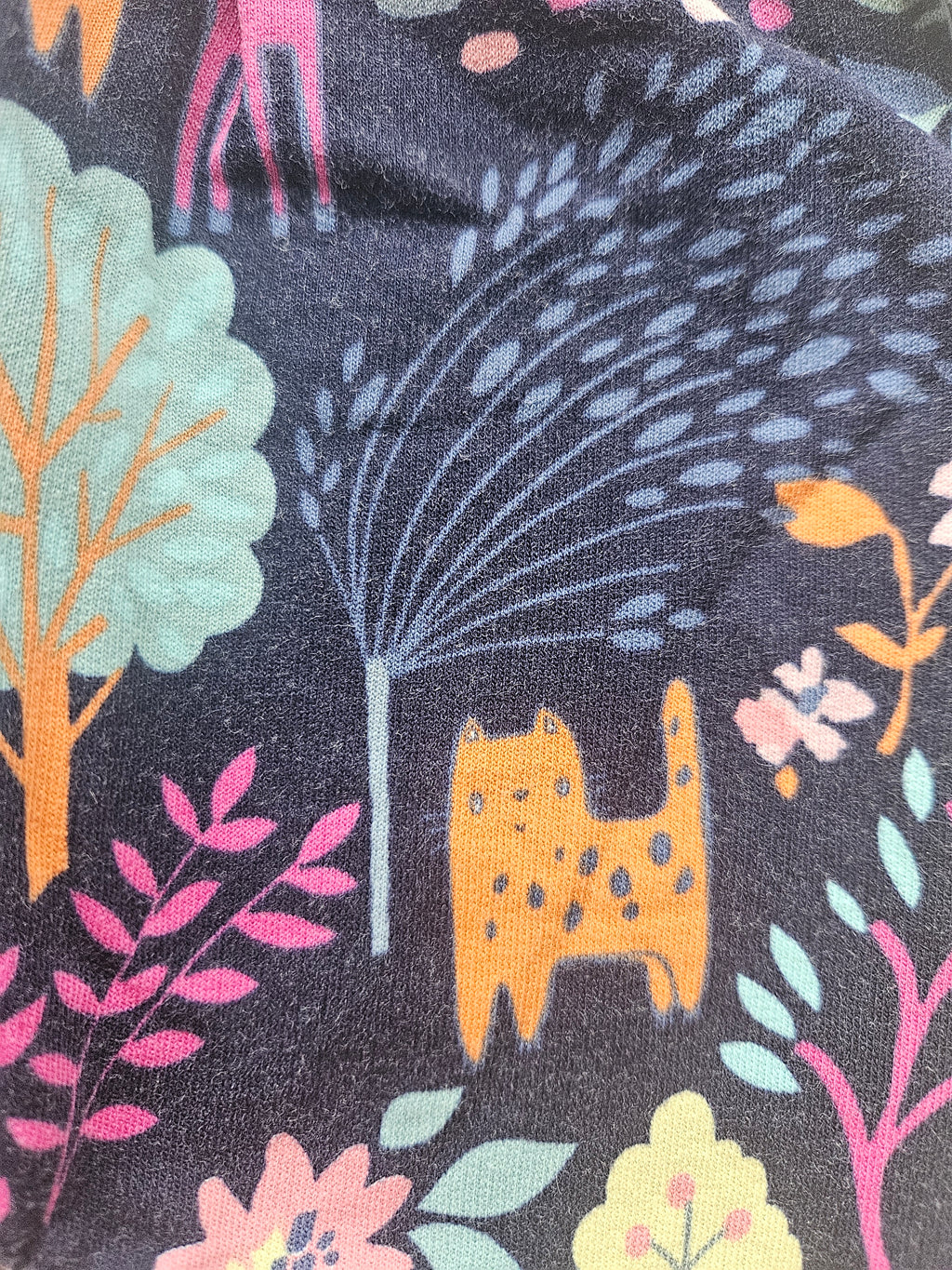 Next Latzspieler mit liebevollem Waldtier-Print 🌳🦄 | Gr. 56