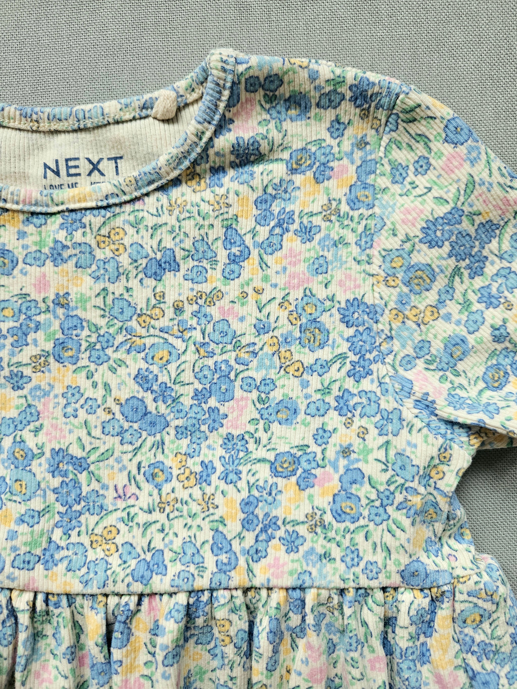 Sommerkleid mit Blumenmuster – Größe 104 – Next