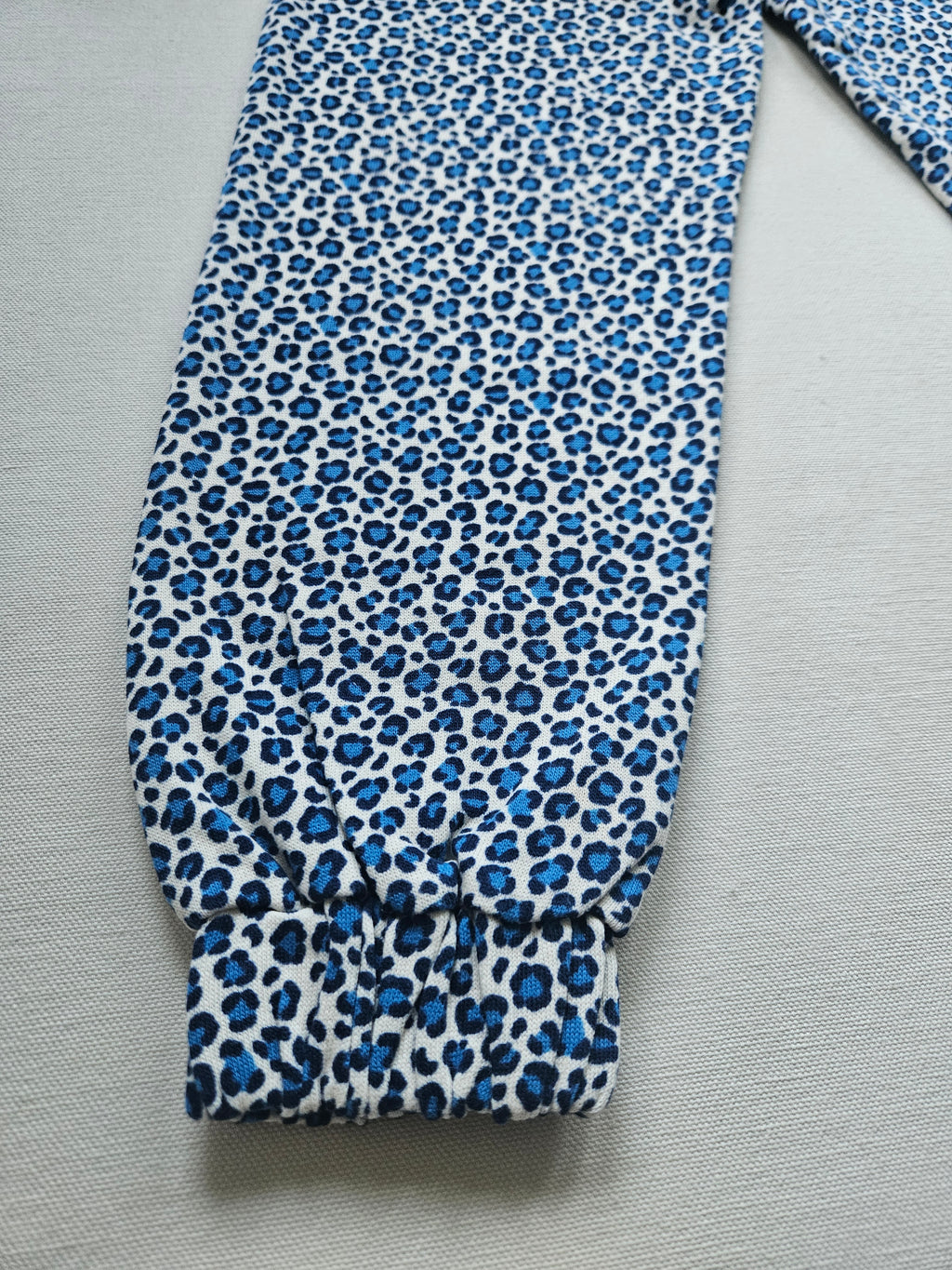 Mini Boden Jogginghose mit blauem Leo-Print 🐆 | Gr. 116