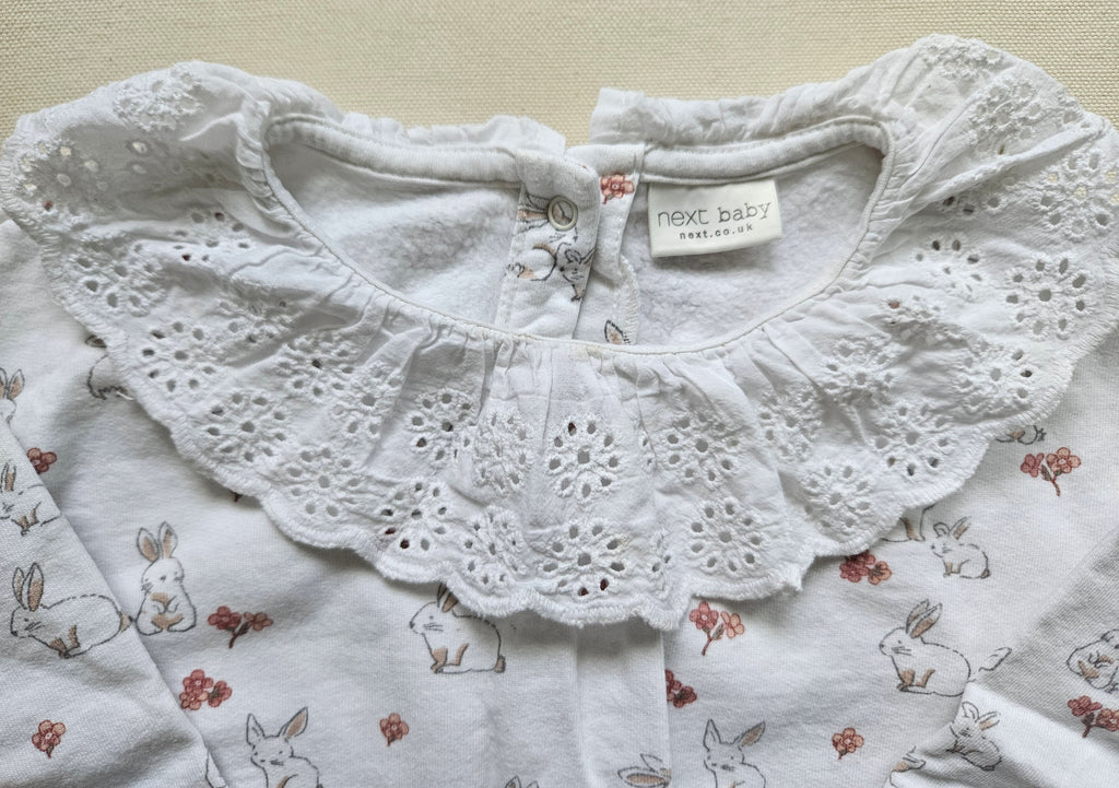 Next Pullover mit Hasenprint & Spitzenkragen 🐇 | Gr. 92
