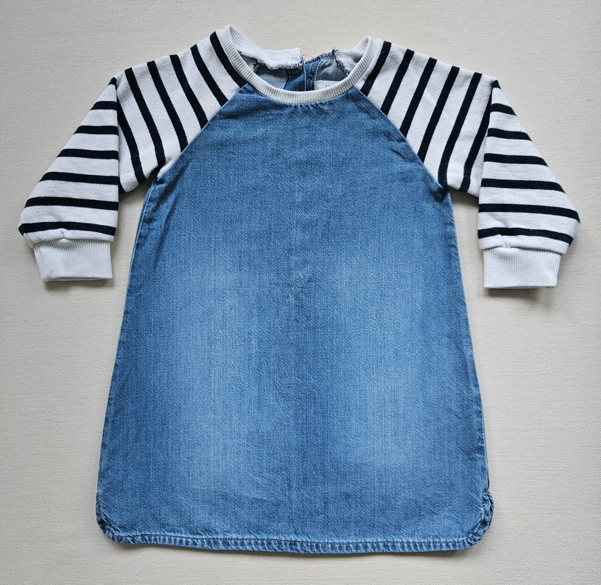 NEXT Denim-Kleid mit Streifenärmeln | Gr. 86