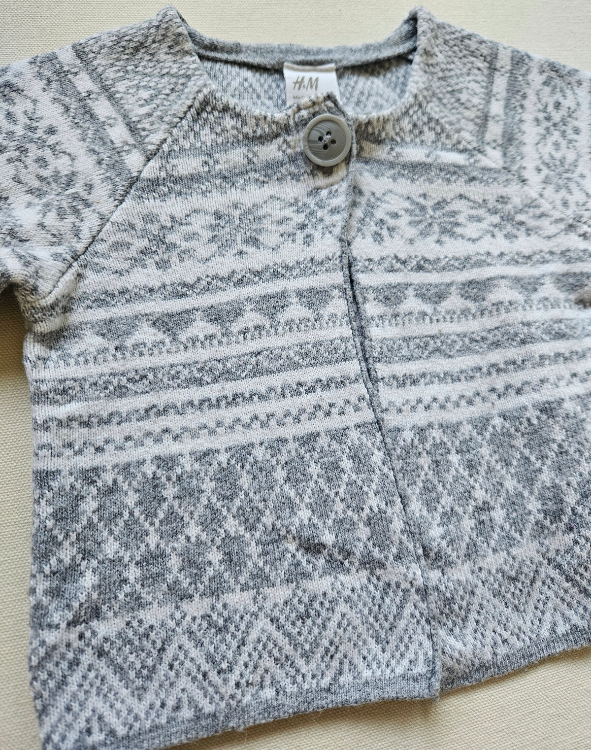 H&M Baby-Set – Gemusterte Strickjacke & Leggings | Gr. 68