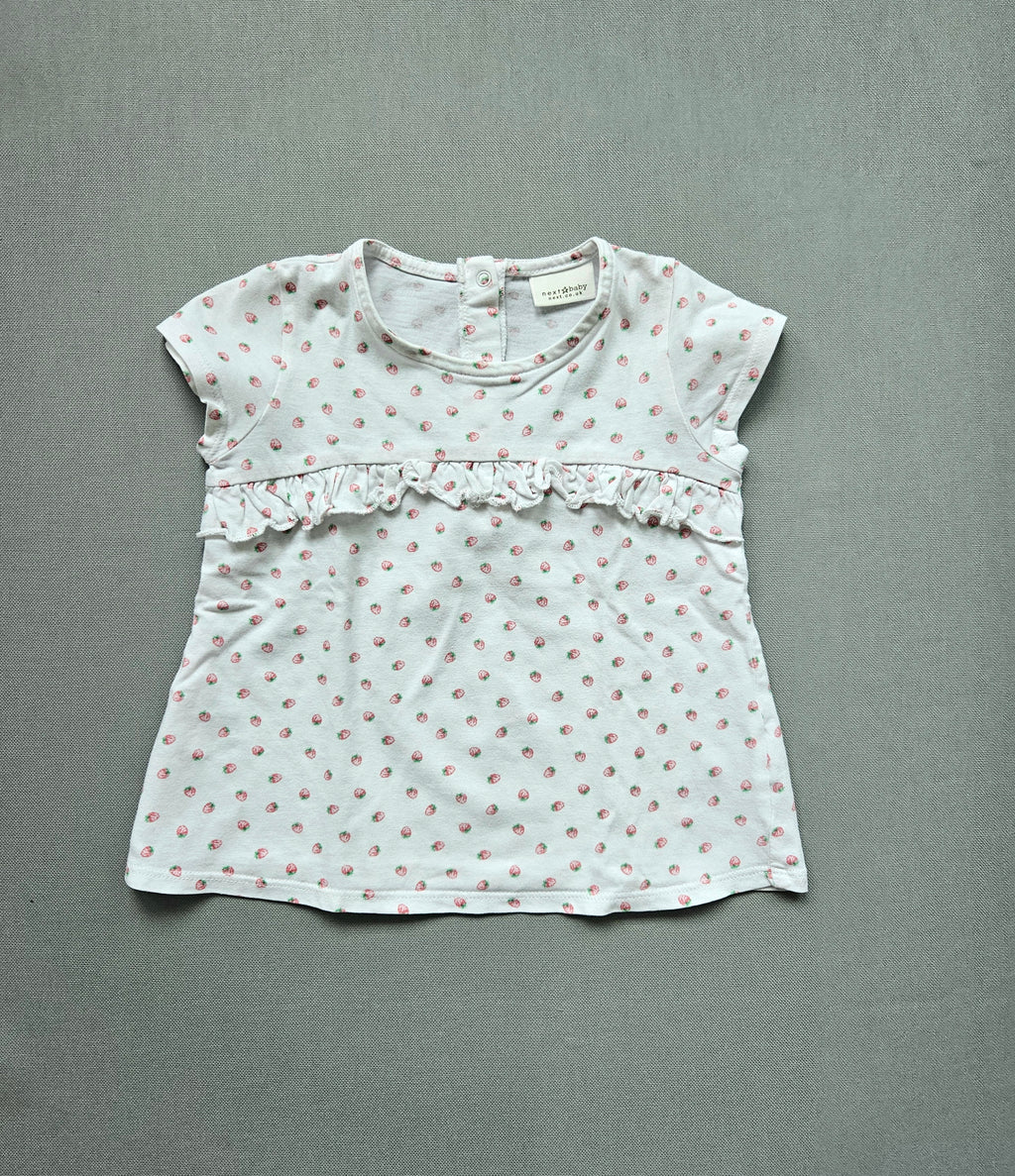 Next Shirt mit Erdbeerprint & Rüsche 🍓 | Gr. 86