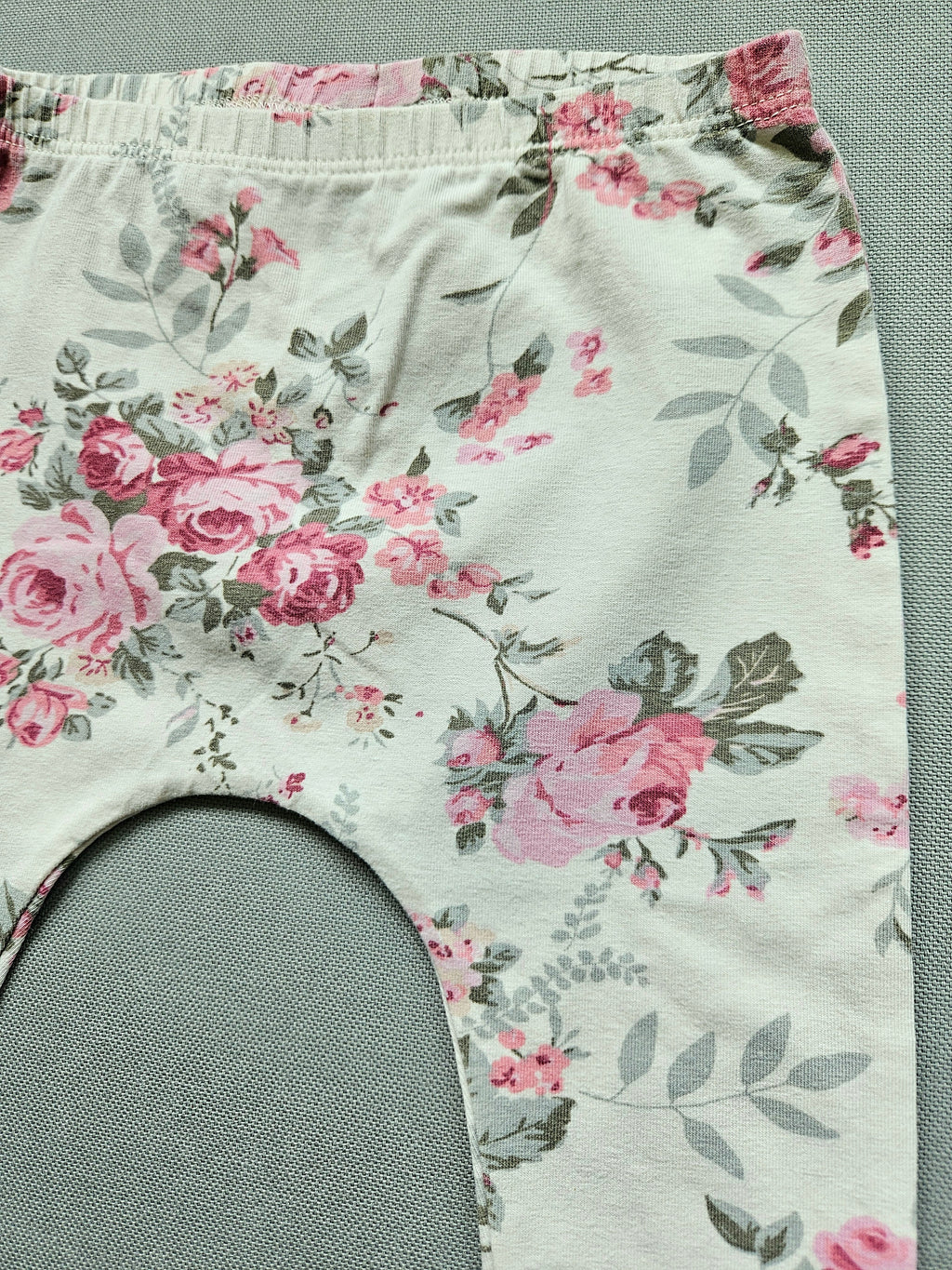 Next Outfit-Set mit Musselin-Oberteil & floraler Leggings 🌸 | Gr. 74
