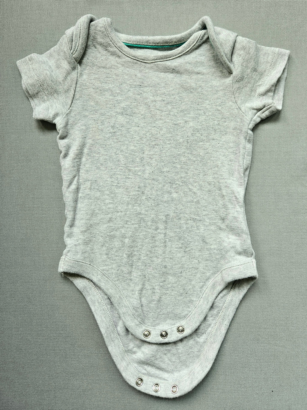 Mothercare Dino-Set Latzshorts & Body 🦖 | Gr. 74
