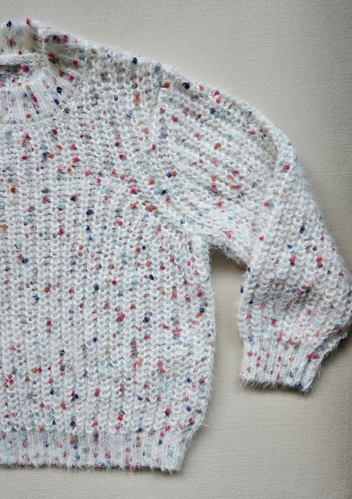 ONLY Kuschelpullover mit bunten Sprenkeln | Gr. 110/116