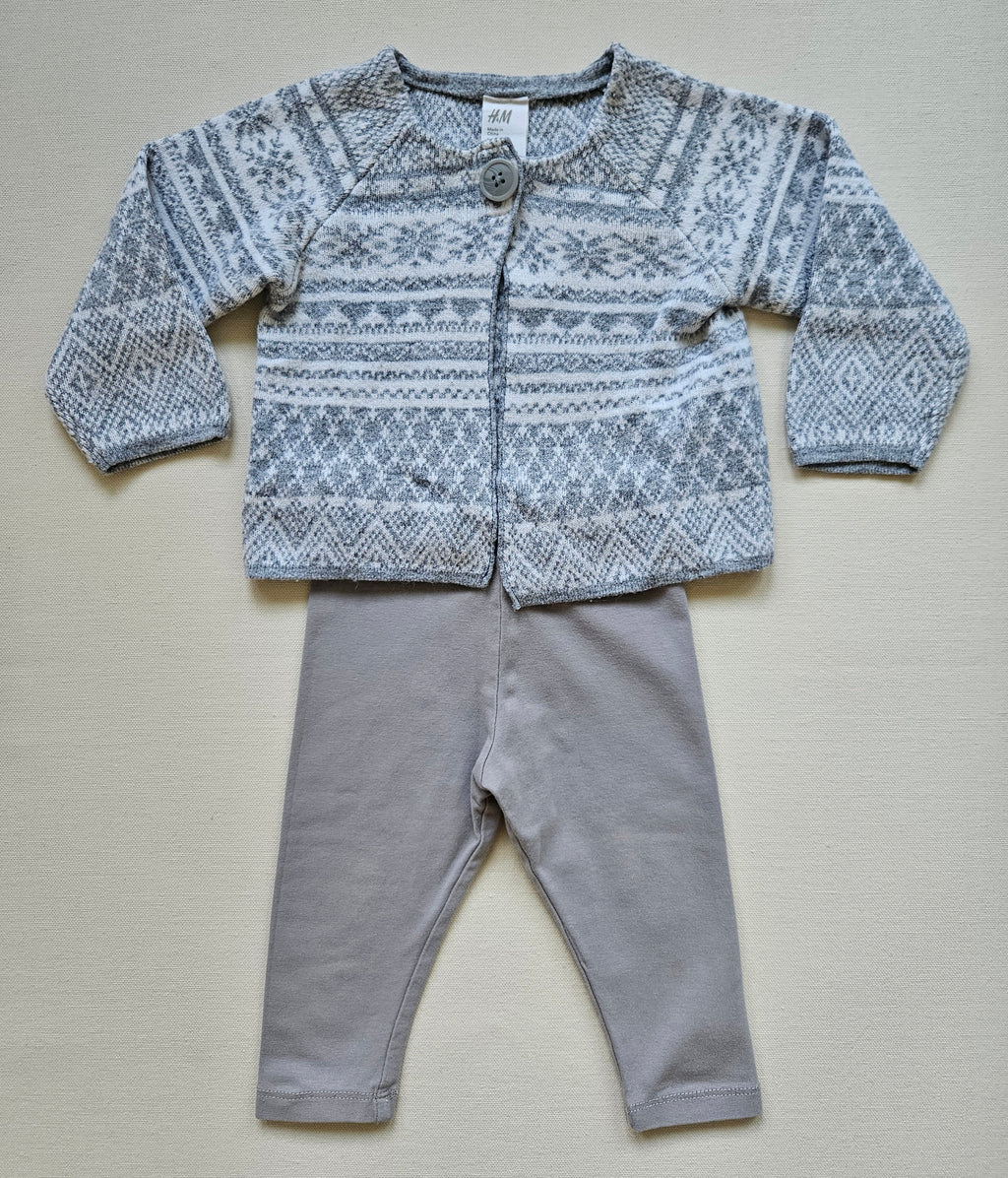 H&M Baby-Set – Gemusterte Strickjacke & Leggings | Gr. 68