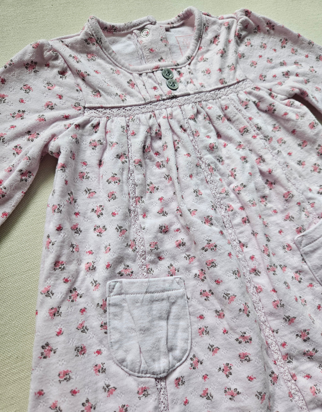 Next Baby Langarmkleid mit Blümchenmuster & Spitzendetails 🌸 | Gr. 68
