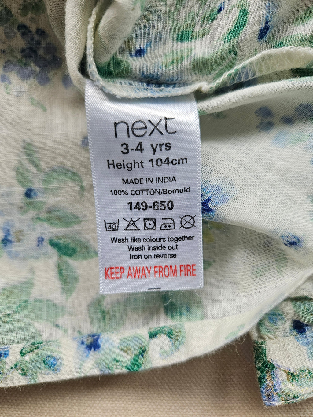 Next Outfit mit Trägerkleid & Blumenbluse | Gr. 104
