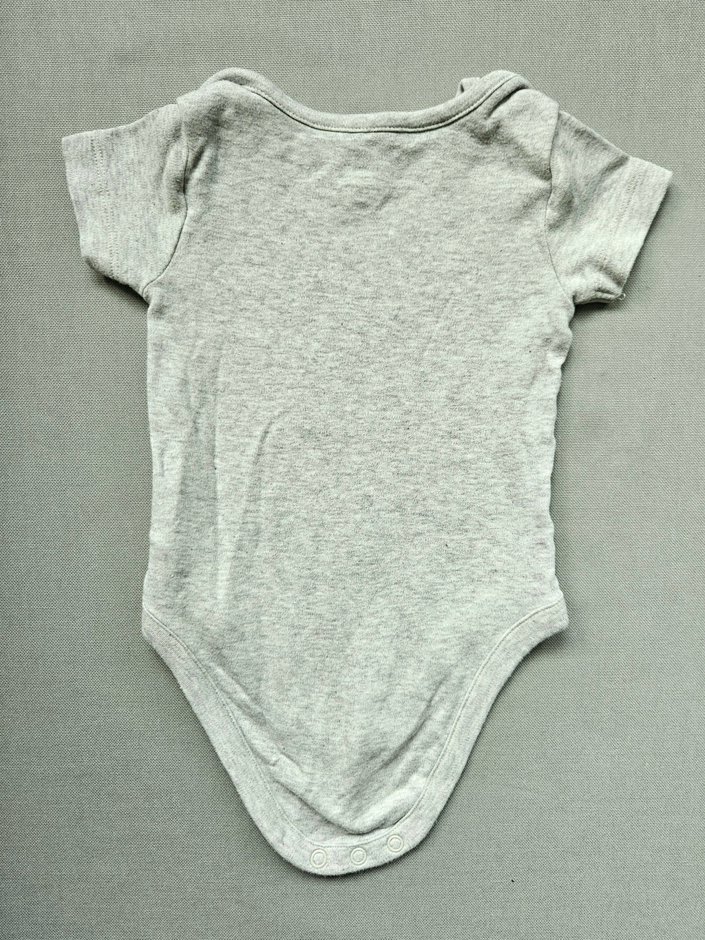 Mothercare Dino-Set Latzshorts & Body 🦖 | Gr. 74