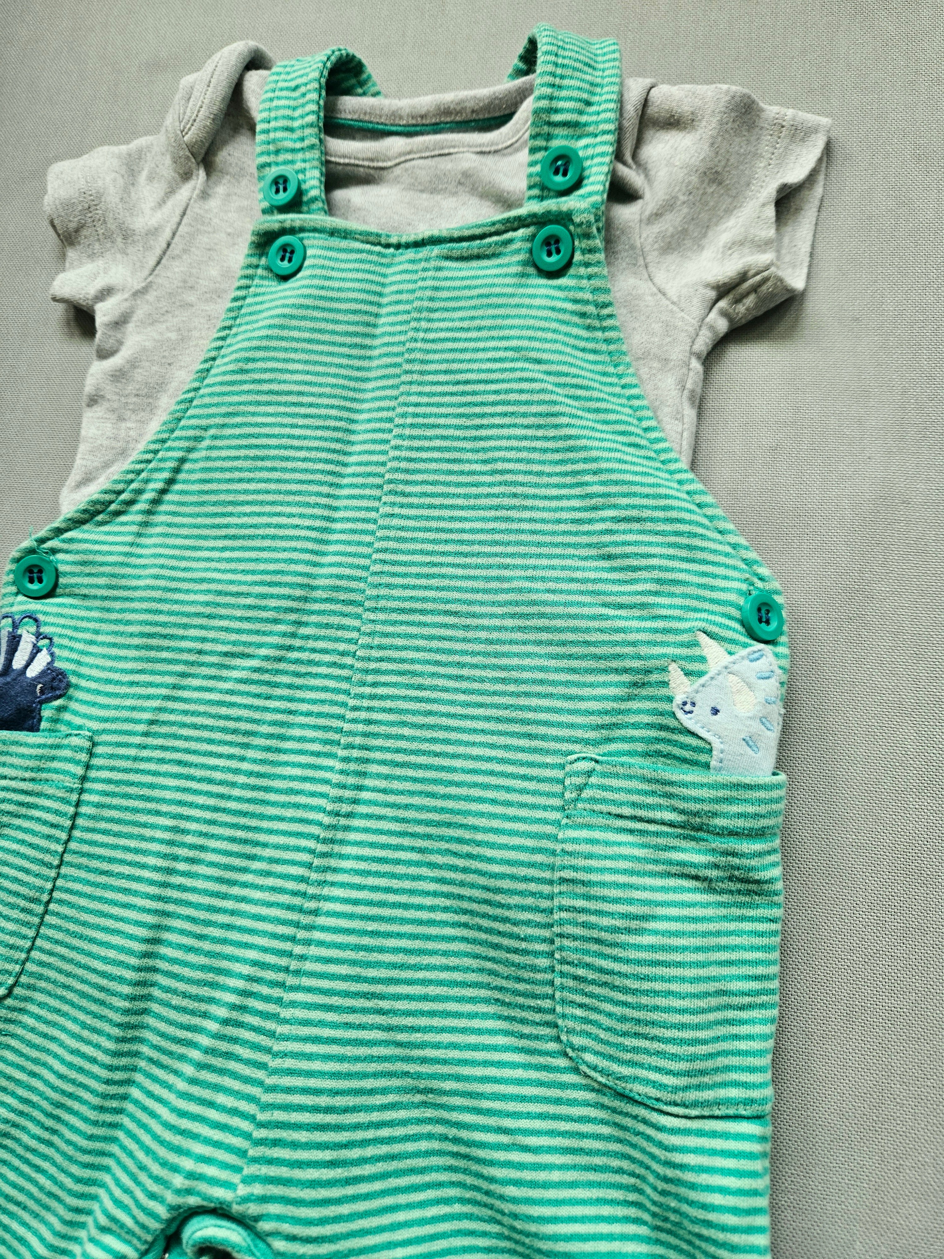 Mothercare Dino-Set Latzshorts & Body 🦖 | Gr. 74
